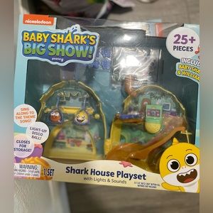 Baby Shark's Big Show! Shark House Playset – Lights and Sounds Toddler Playset